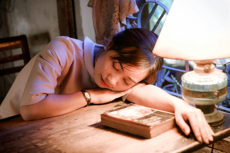 How to Sleep Better Naturally – A Complete Guide